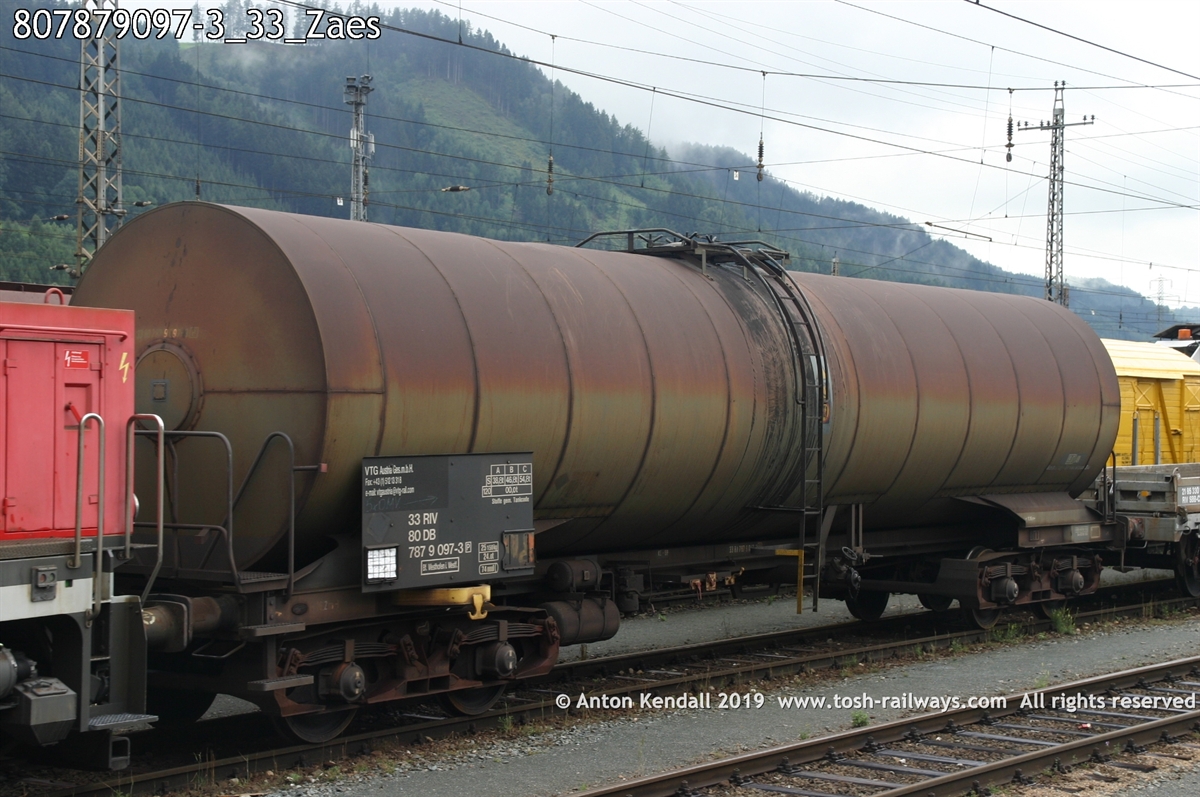 807879097-3_33_Zaes.jpg